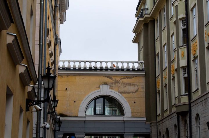 traditional-building-facade-with-estonian-and-european-union-flags